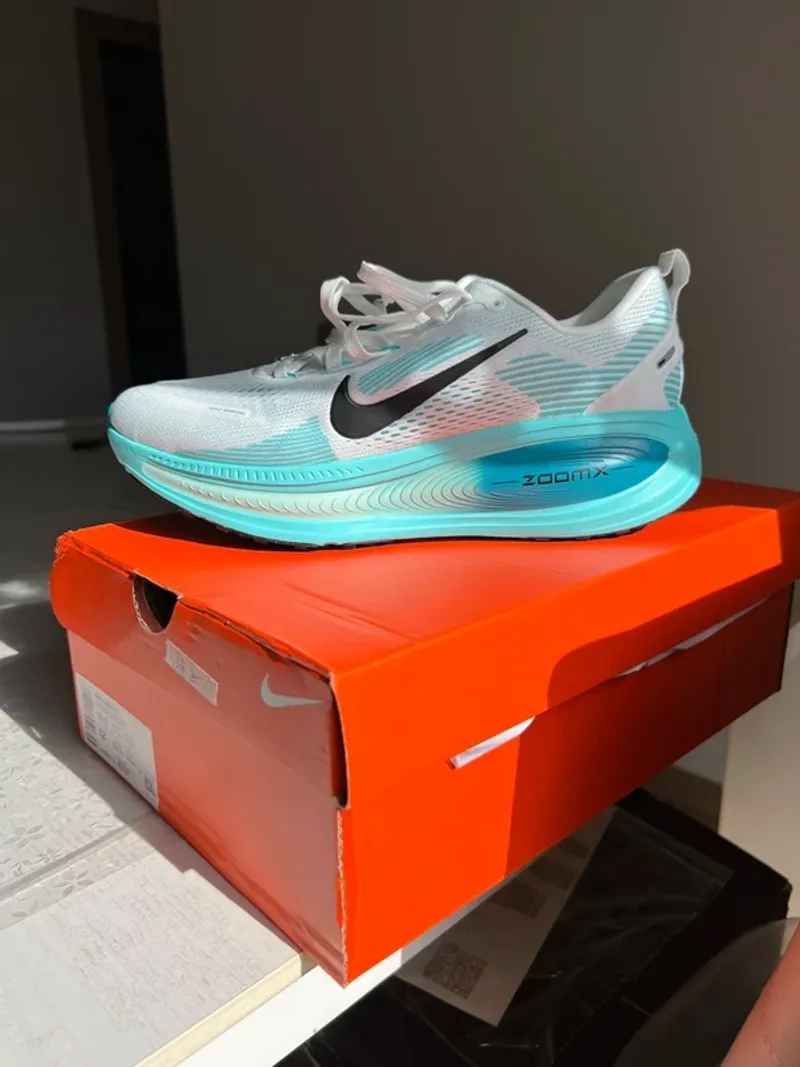 Brugt Nike Zoom Vomero 18 Running Shoes