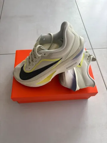 Nike Zoom Fly 6 bike d'occasion — image 1 sur 5