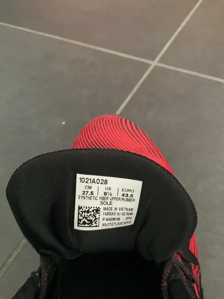 Used Asics Running Shoes bike — image 2 of 3