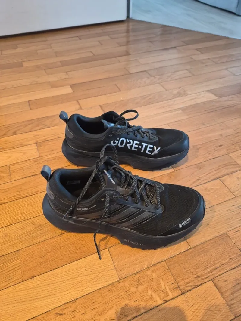 Used Supernova Rise 3 Gore-tex Running Shoes