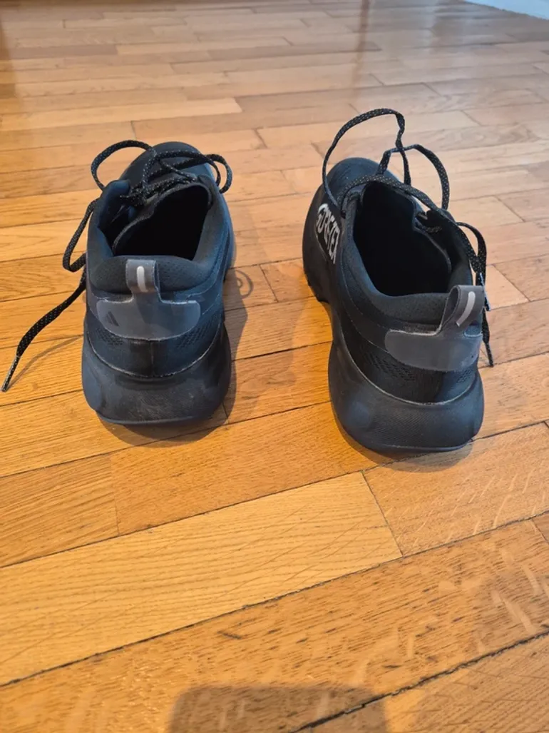 Used Supernova Rise 3 Gore-tex bike — image 7 of 9