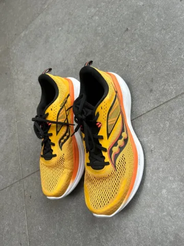 Used Saucony Running Shoes bike — image 1 of 4