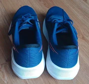Used Asics Versablast 4 bike — image 4 of 8