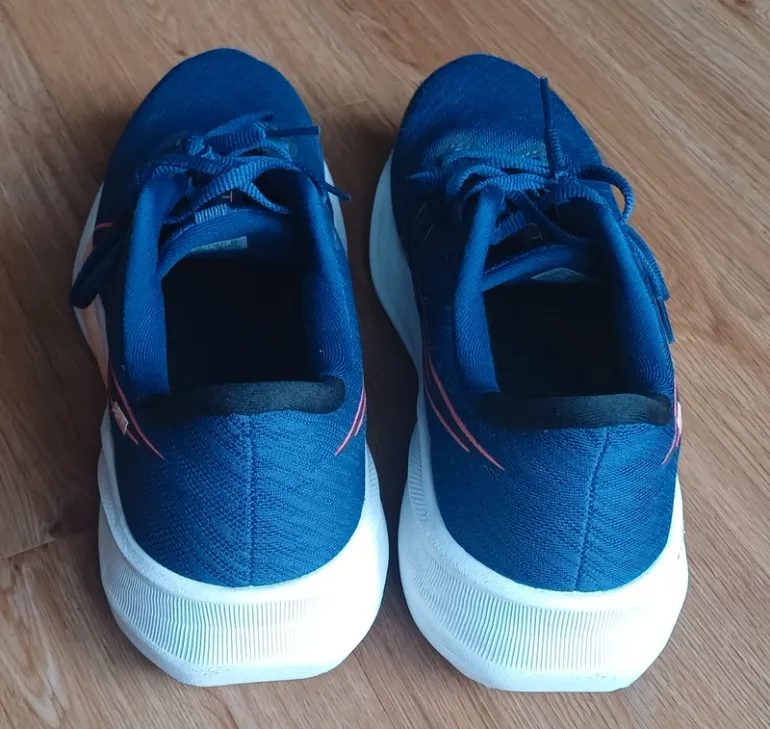 Used Asics Versablast 4 bike — image 4 of 8