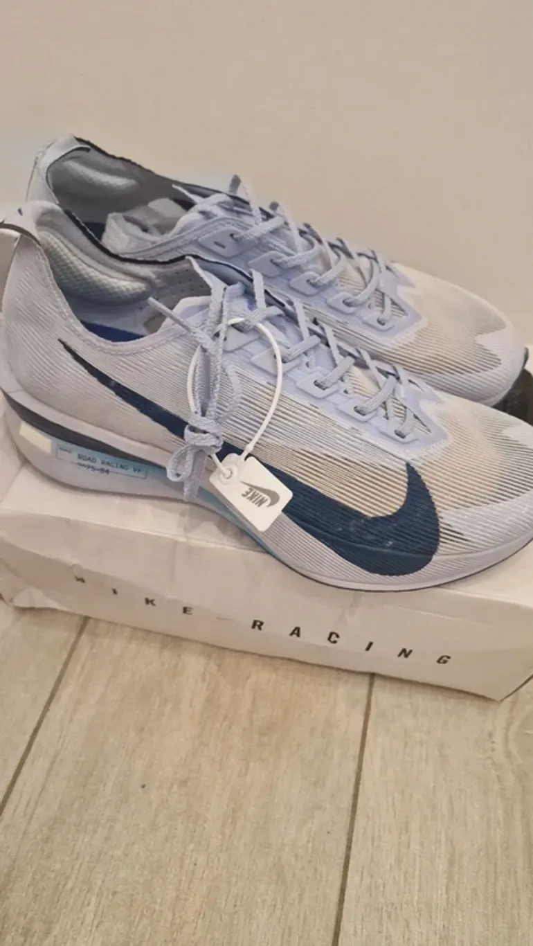 Used Scarpa Vaporfly 4 bike — image 3 of 11