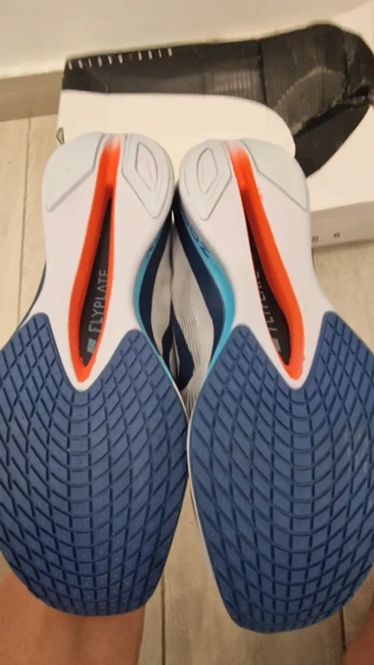Used Scarpa Vaporfly 4 bike — image 6 of 11