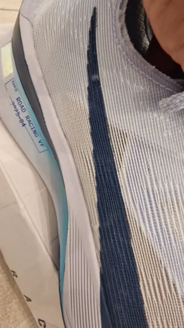 Used Scarpa Vaporfly 4 bike — image 5 of 11