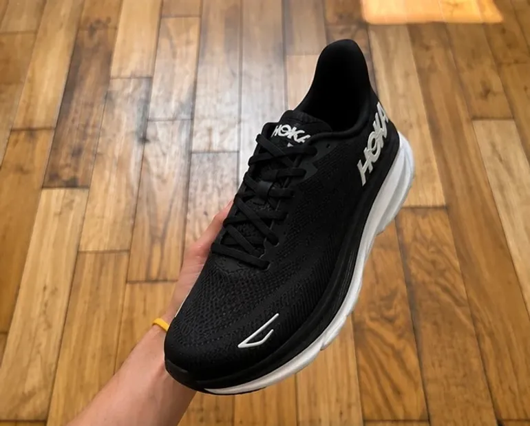 Hoka Clifton 9 bike d'occasion — image 2 sur 4