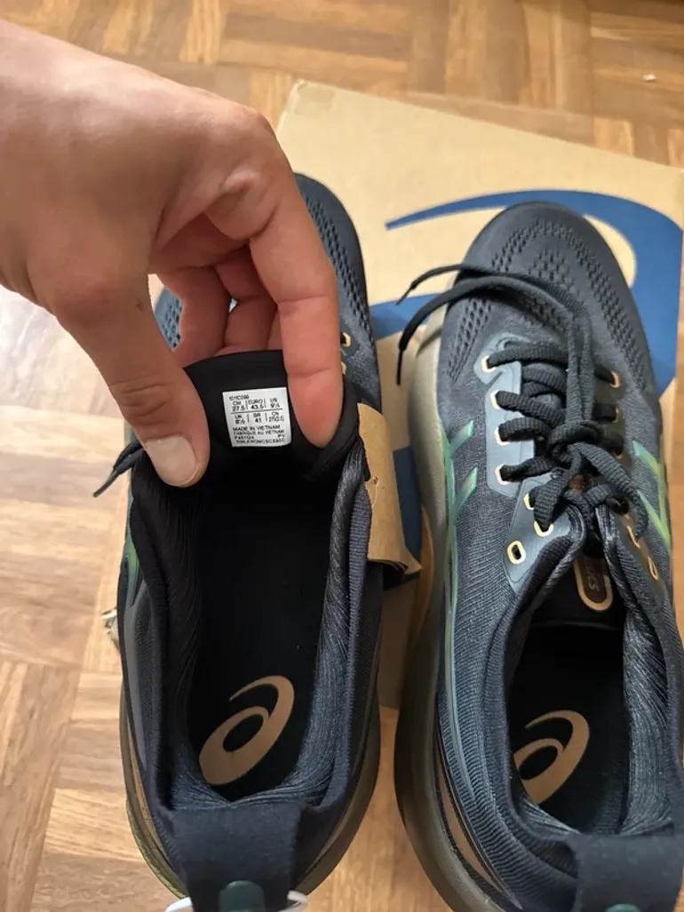 Used Ideal Gel Kayano 31 bike — image 6 of 6