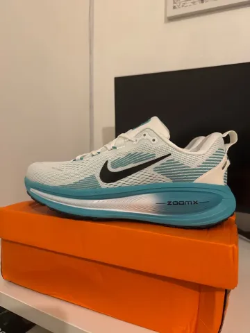 Nike Vomero 18 bike d'occasion — image 1 sur 5