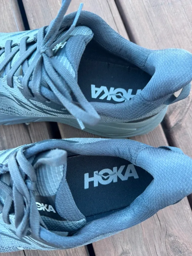 Used Hoka Challenger 8 GTX bike — image 5 of 5