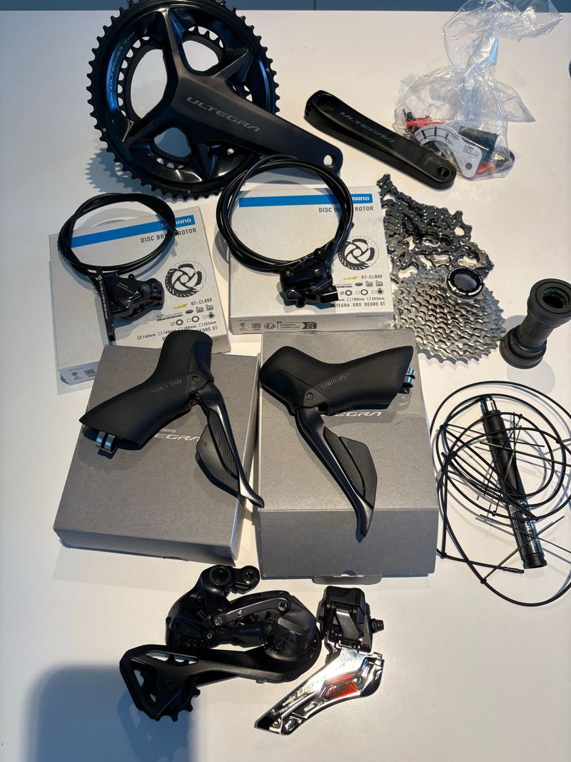 Gebrauchtes Shimano Ultegra R8100 Di2 Groupset 2026 Groupset