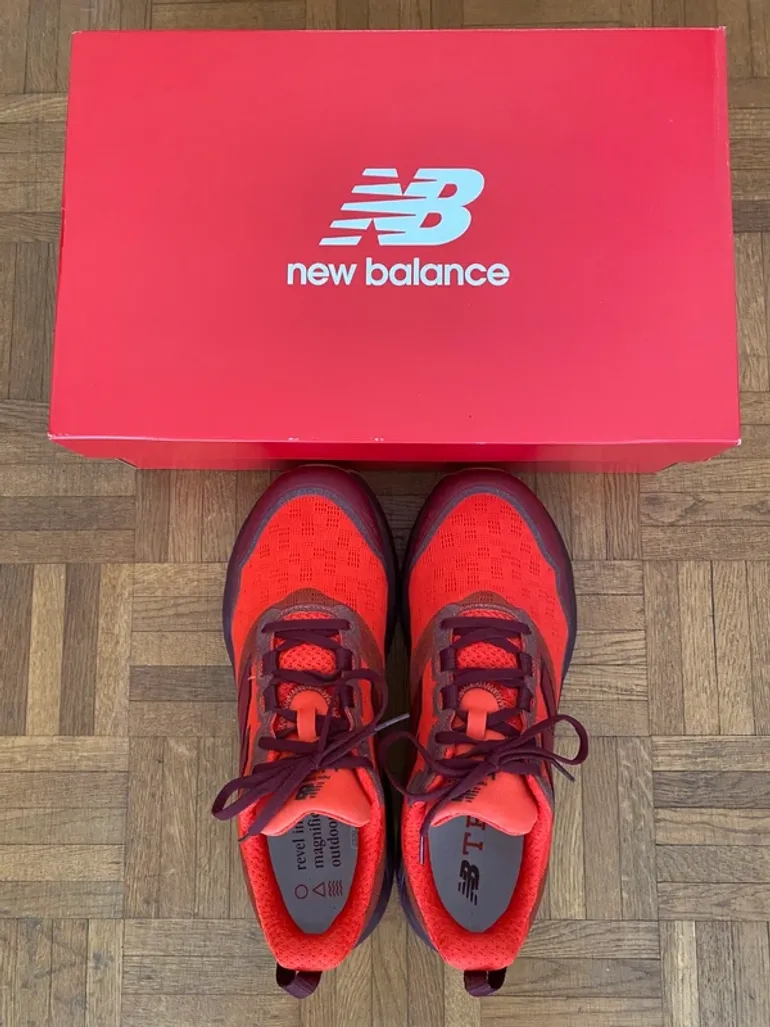 Used New Balance Hierro V9 bike — image 3 of 10
