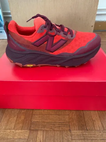 Used New Balance Hierro V9 bike — image 1 of 10