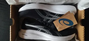 Used Asics Running Shoes bike — image 1 of 10