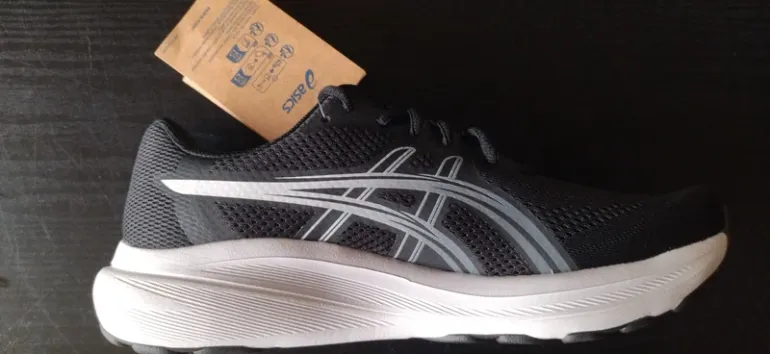 Used Asics Running Shoes bike — image 4 of 10