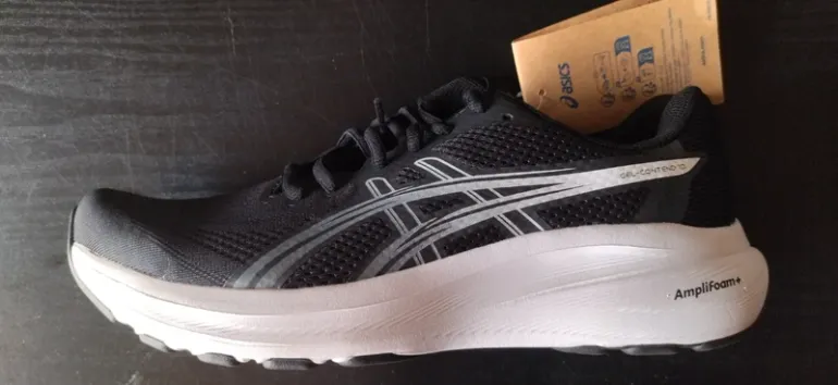 Used Asics Running Shoes bike — image 5 of 10