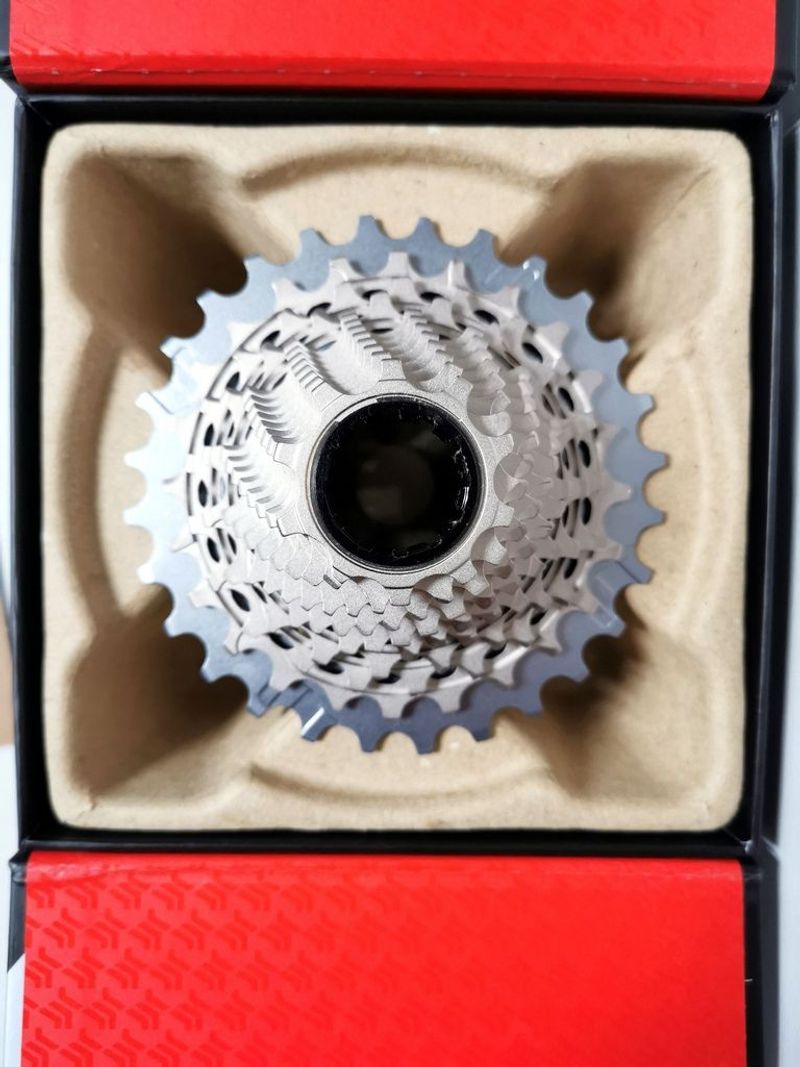 Použité Sram RED AXS 12s Cassette 10-28 Drivetrain & Pedals