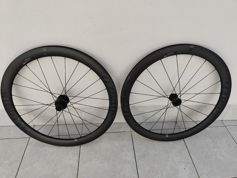 Used Attaque Carbon Wheels 2024 bike — image 7 of 7