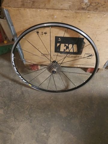 Used Mavic Aksium bike — image 2 of 3