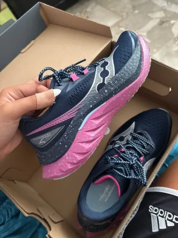 Saucony Endorphin Speed 4 bike d'occasion — image 1 sur 4