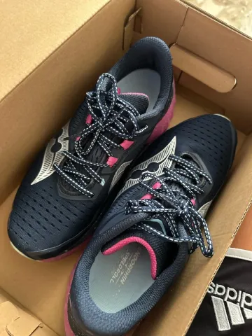 Saucony Endorphin Speed 4 bike d'occasion — image 3 sur 4