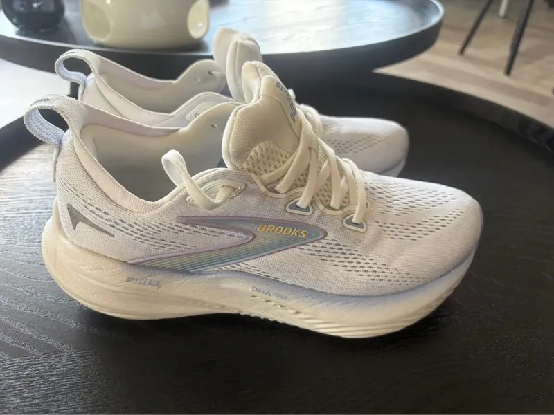 Used Brooks Glycerine 22 Running Shoes