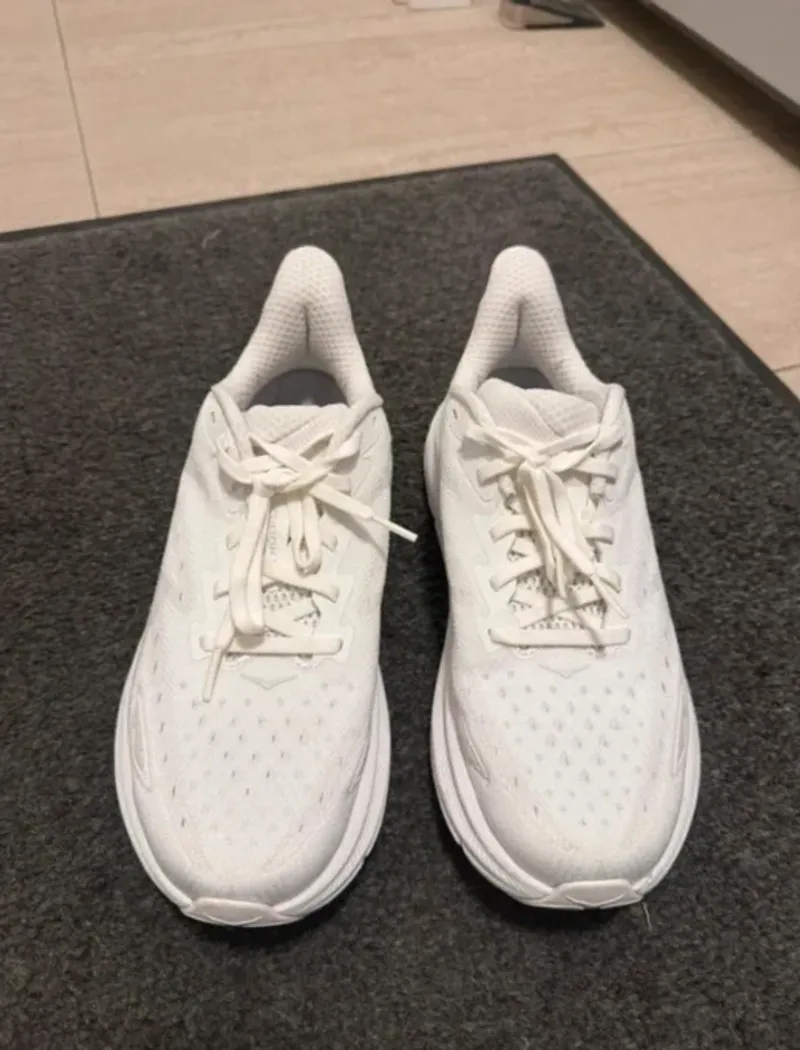 Used Hoka Clifton 9 Running Shoes