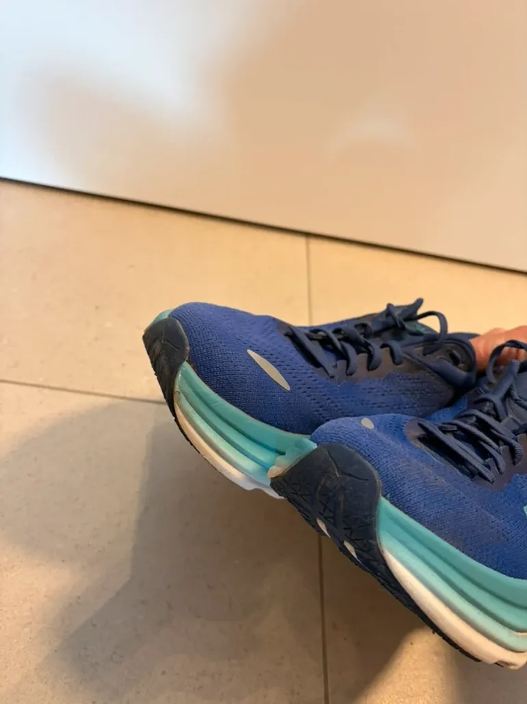 Hoka Bondi 8 bike d'occasion — image 5 sur 8