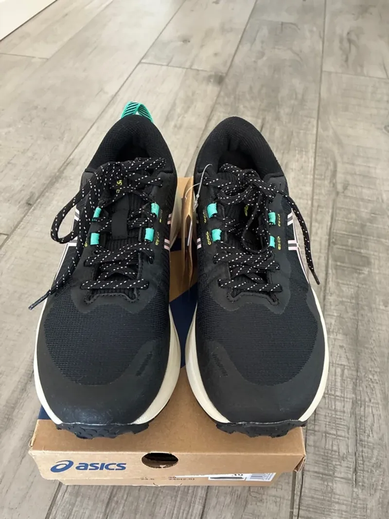 Used Asics Gel Venture Running Shoes