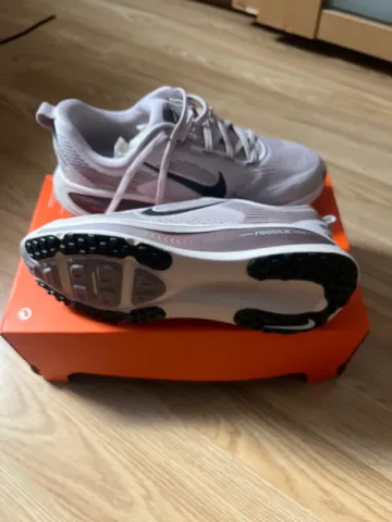 Käytetty Nike Vomero 18 bike — kuva 4 / 9