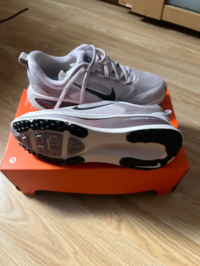 Käytetty Nike Vomero 18 bike — kuva 4 / 9