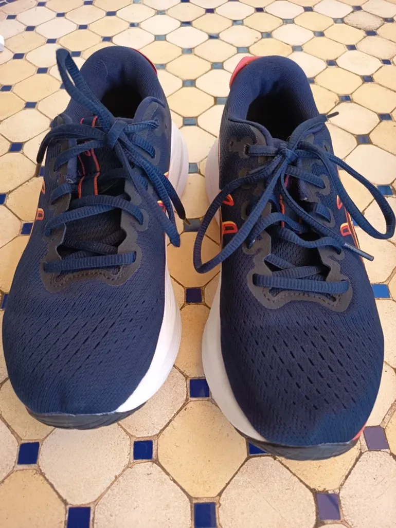 Used Asics Gel-Excite 11 bike — image 2 of 5