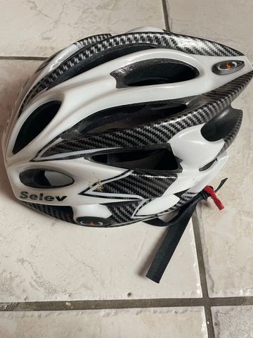 Käytetty Selev Bike Helmet 2022 bike — kuva 2 / 6