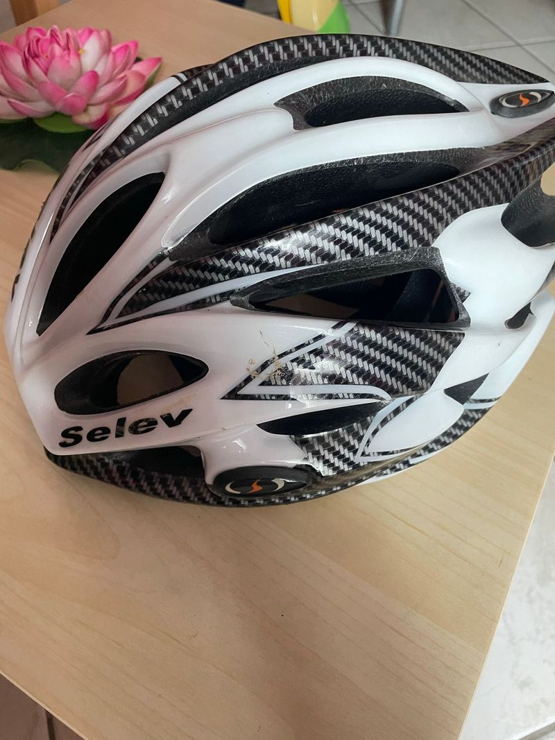 Käytetty Selev Bike Helmet 2022 Cycling Accessories