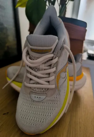 Used Saucony Triumph 23 bike — image 2 of 7