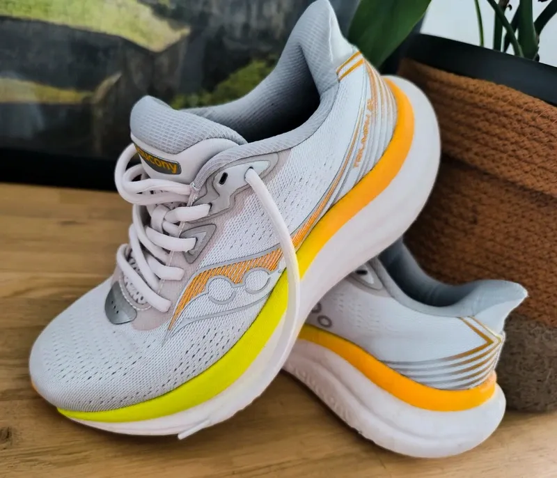 Used Saucony Triumph 23 Running Shoes