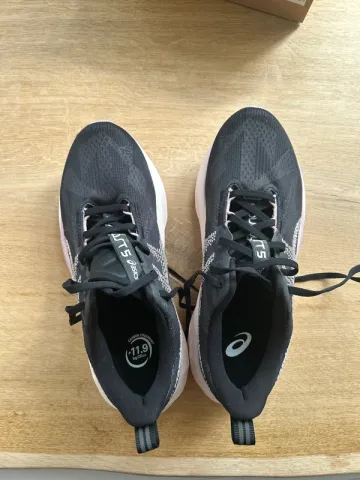 Gebrauchtes Asics Novablast 5 bike — Bild 4 von 8