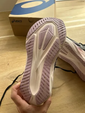 Gebrauchtes Asics Novablast 5 bike — Bild 5 von 8