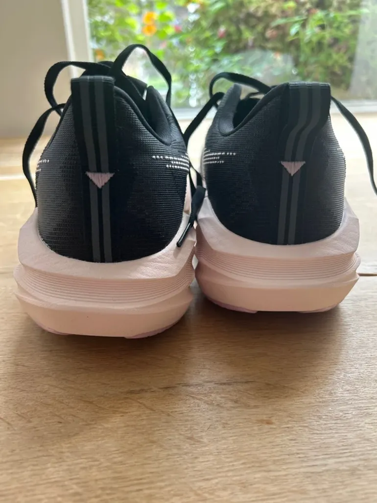 Gebrauchtes Asics Novablast 5 bike — Bild 6 von 8
