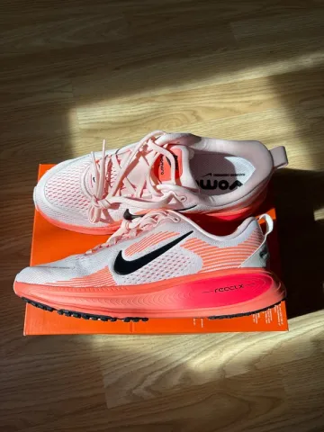 Used Nike Vomero 18 bike — image 1 of 8