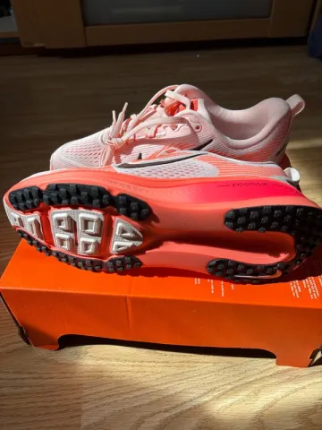 Used Nike Vomero 18 bike — image 2 of 8
