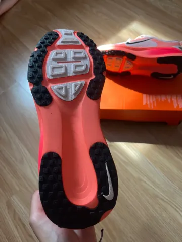 Used Nike Vomero 18 bike — image 4 of 8