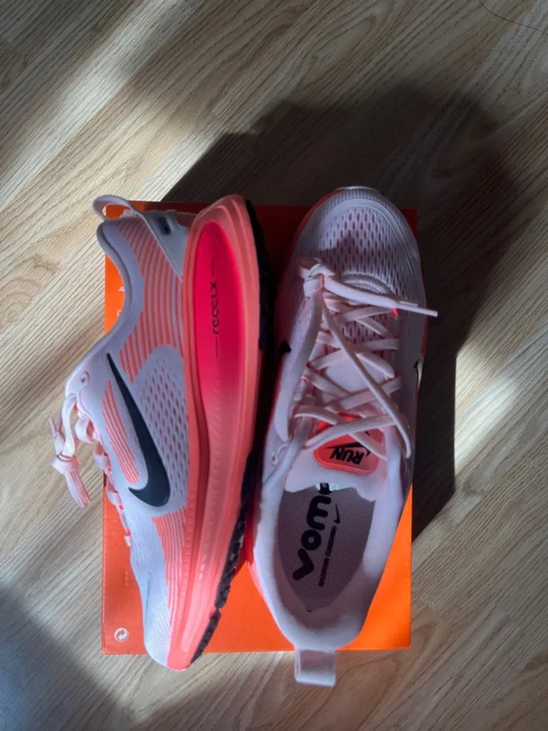 Used Nike Vomero 18 bike — image 2 of 8