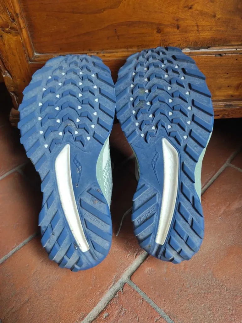 Used Saucony Trail Running Shoes bike — image 6 of 7
