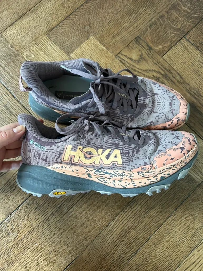 Gebrauchtes Hoka Speedgoat 6 GTX bike — Bild 1 von 4