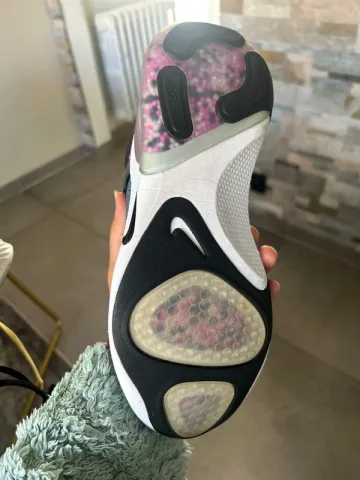 Used Nike Running Shoes bike — image 3 of 5