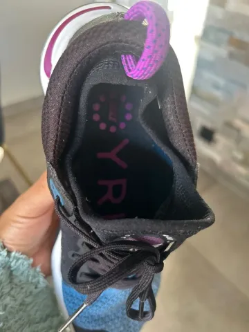 Used Nike Running Shoes bike — image 4 of 5