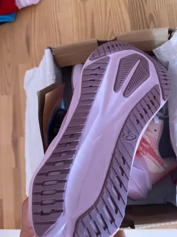 Käytetty Asics Novablast 5 bike — kuva 7 / 8