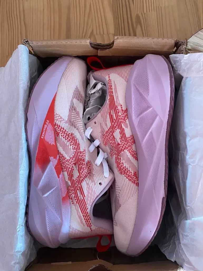 Käytetty Asics Novablast 5 bike — kuva 2 / 8